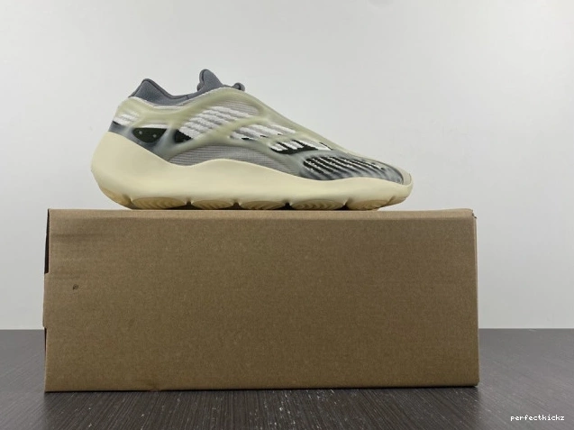 V3 Adidas 700 ID1674 Salt Fade Yeezy 0810